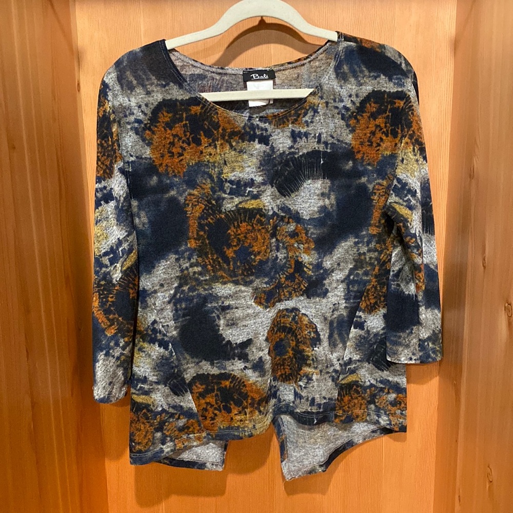 Bali, 3/4 sleeve funky top. Size M EUC